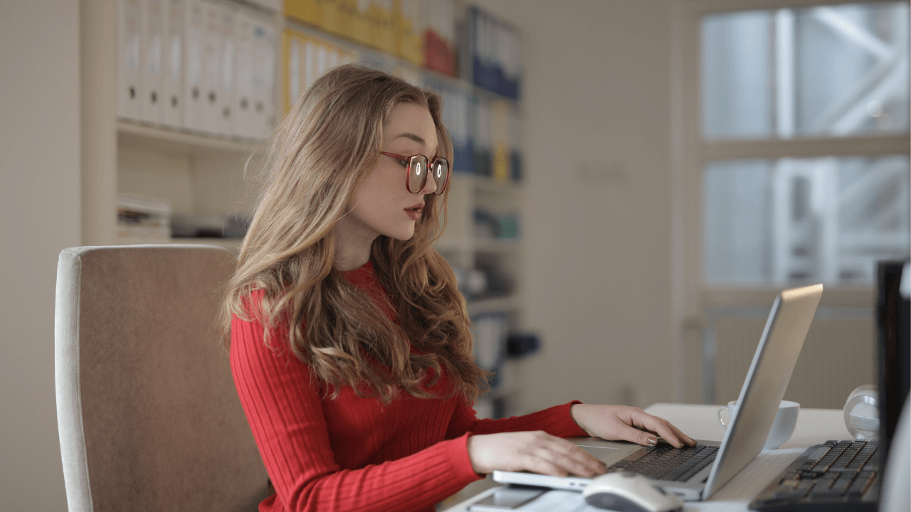 Freelance e finanza: gestire il reddito irregolare